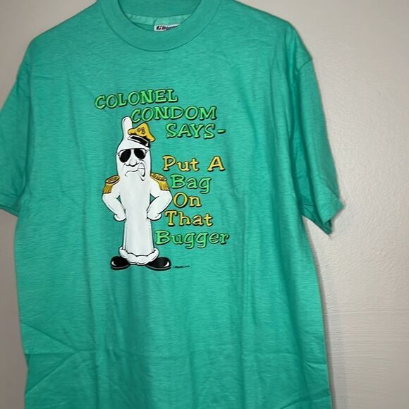 Vintage Colonel Con***Says Put a Bag On That Bugger Hanes Pocket T-shirt Sz L - Picture 2 of 10